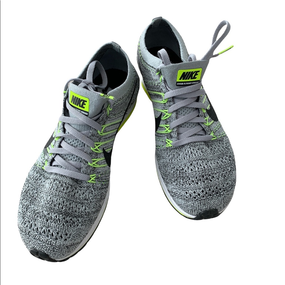 ❤️ NIKE  FLYKNIT STREAK RUNNING SHOES UNISEX   SIZE 6,5 MENS OR 7,5 WOMENS ❤️